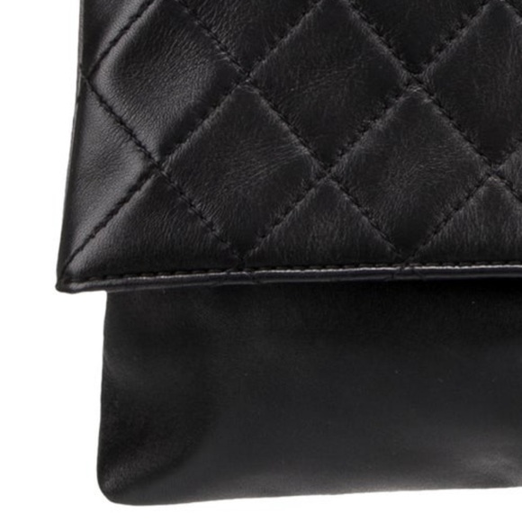 CHANEL Grip Clutch - Picture 3 of 9
